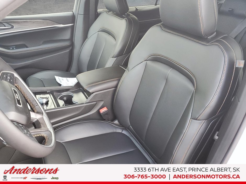 2026 Jeep Grand Cherokee L 85TH ANNIVERSARY Off Road Ready / High Performance Audio / ParkSense