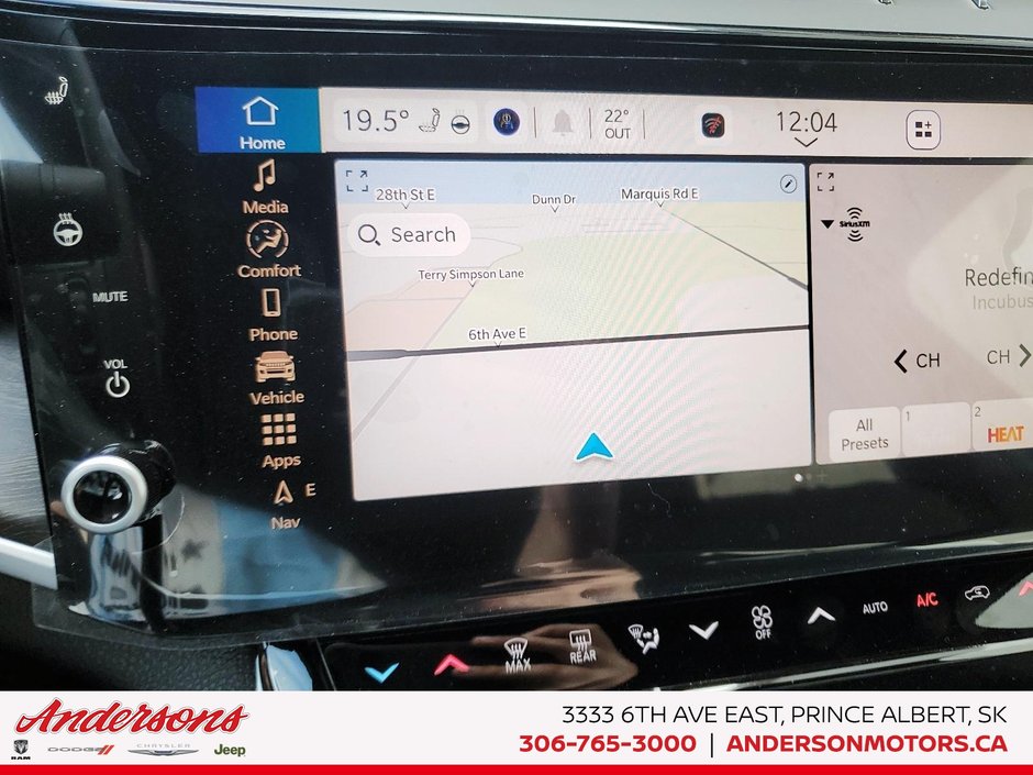 2026 Jeep Grand Cherokee L ALTITUDE Three Rows / Wireless Charging / ParkSense