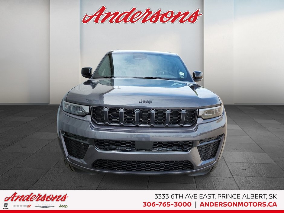 2026 Jeep Grand Cherokee L ALTITUDE Three Rows / Wireless Charging / ParkSense