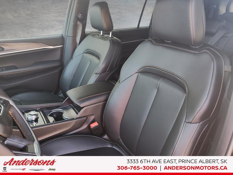 2026 Jeep Grand Cherokee L 85TH ANNIVERSARY Off Road Ready / High Performance Audio / ParkSense
