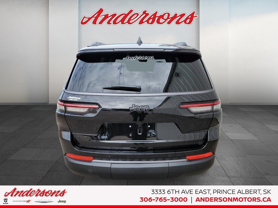 2026 Jeep Grand Cherokee L ALTITUDE Three Rows / Wireless Charging / ParkSense