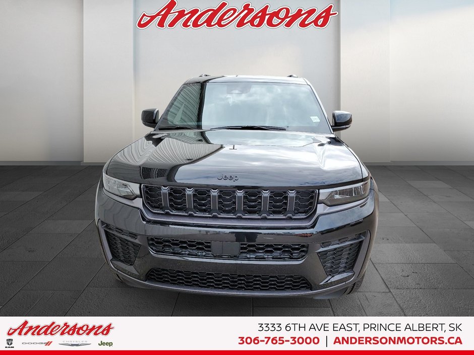 2026 Jeep Grand Cherokee L ALTITUDE Three Rows / Wireless Charging / ParkSense