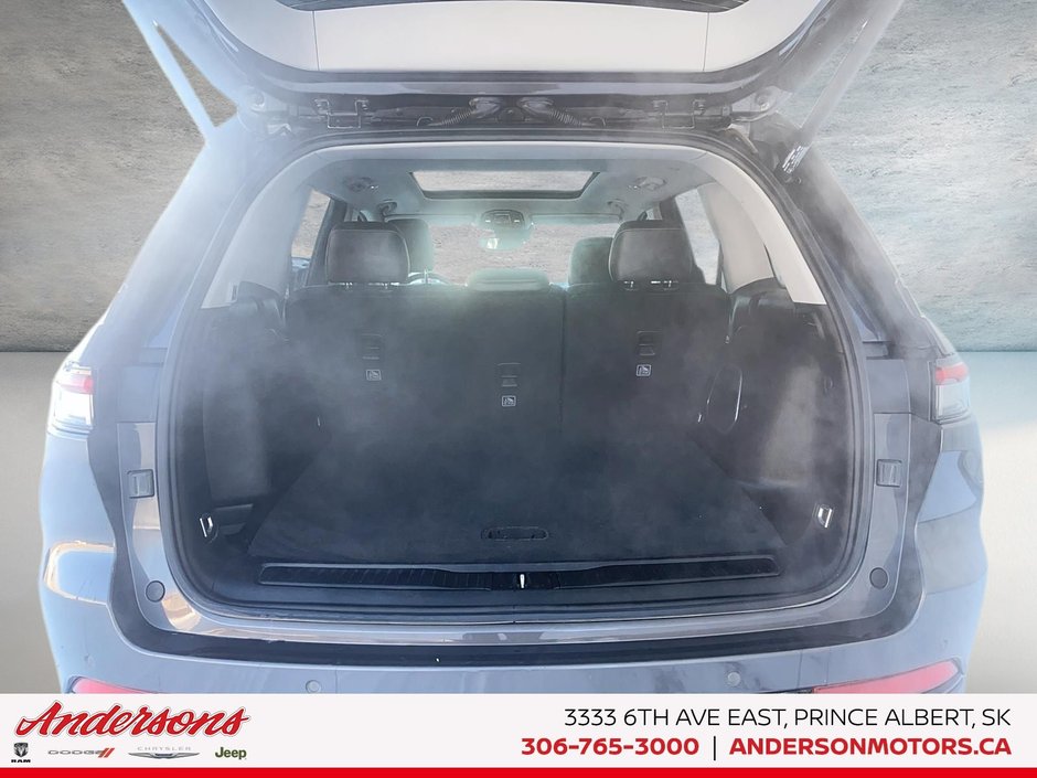 2024 Jeep Grand Cherokee Limited 3.6L Pentastar V6 / Black Appearance Package / Panoramic Sunroof