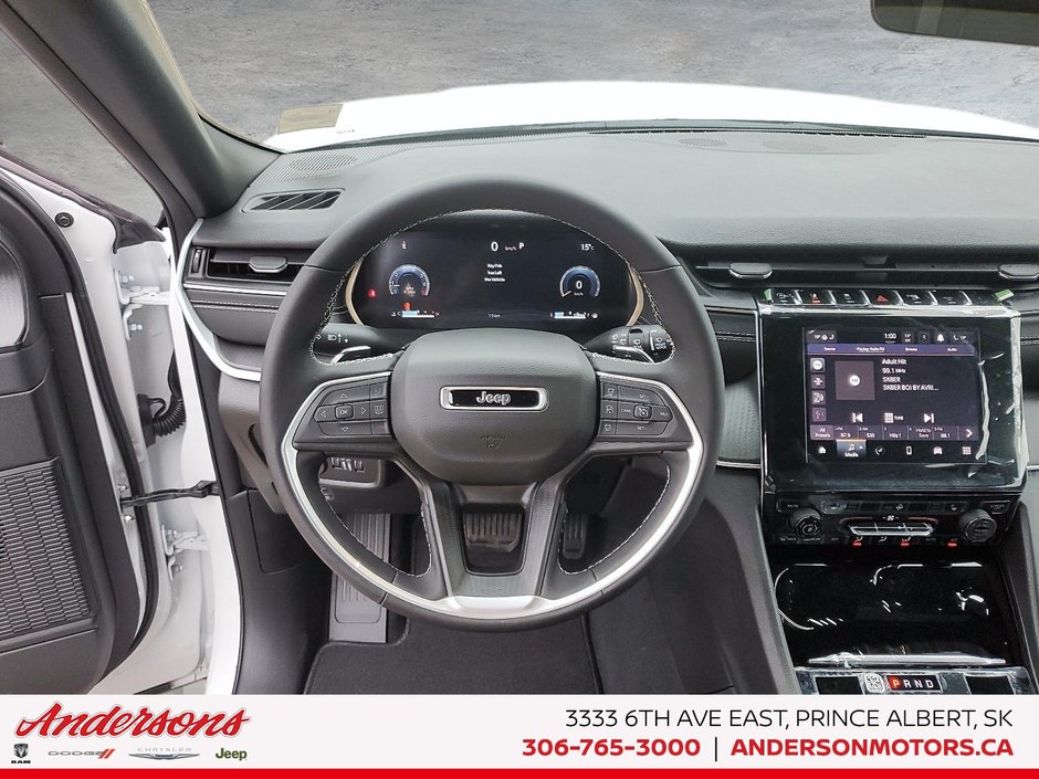 2025 Jeep Grand Cherokee LAREDO