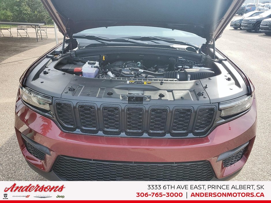 2025 Jeep Grand Cherokee LAREDO ALTITUDE