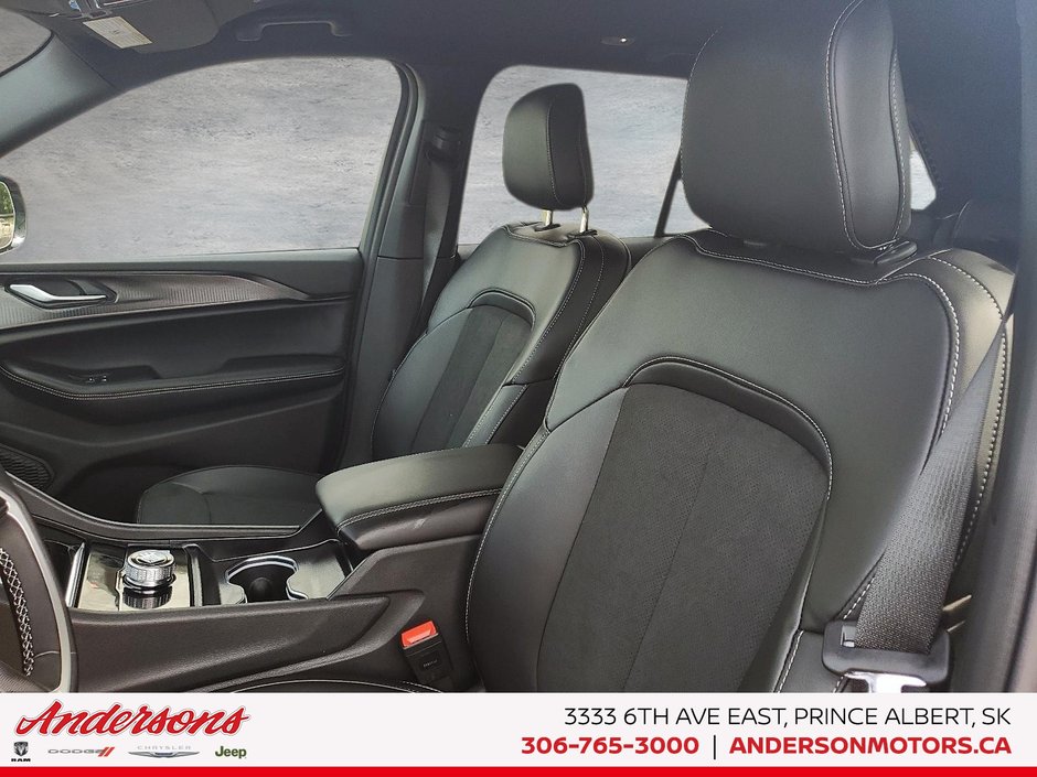 2025 Jeep Grand Cherokee LAREDO ALTITUDE
