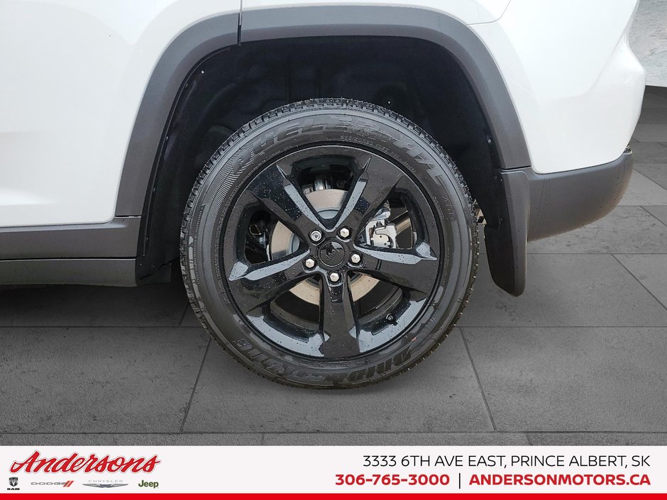 2025 Jeep Grand Cherokee LAREDO ALTITUDE