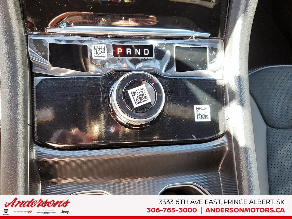 2025 Jeep Grand Cherokee LAREDO ALTITUDE Altitude Package / Trailer Tow / Wireless Charging