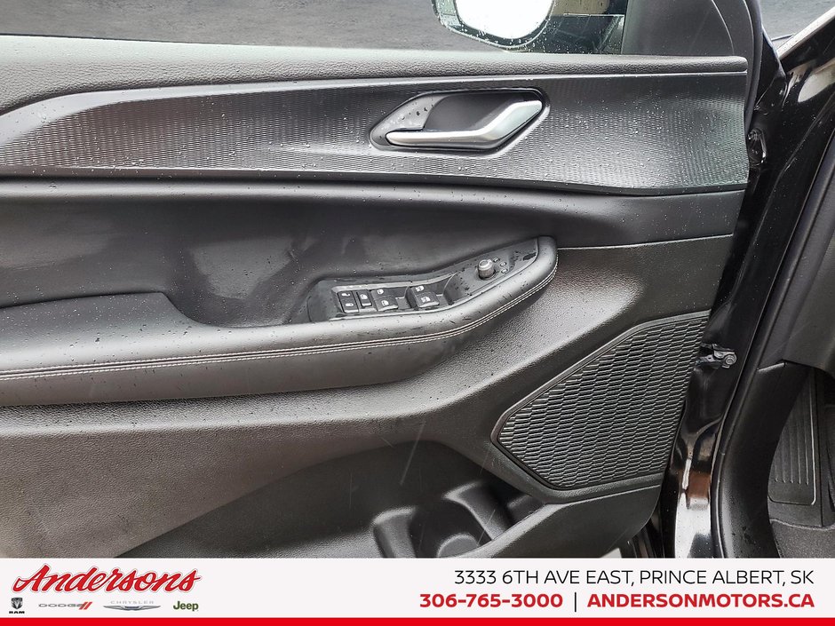 2025 Jeep Grand Cherokee LAREDO ALTITUDE Altitude Package / Trailer Tow / Power Sunroof