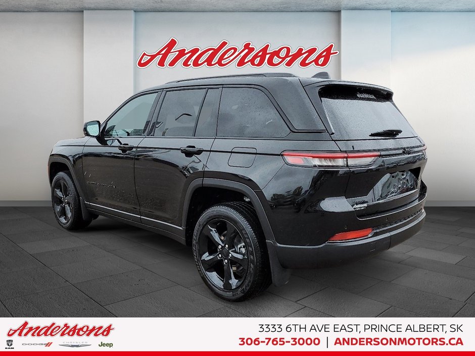 2025 Jeep Grand Cherokee LAREDO ALTITUDE Altitude Package / Trailer Tow / Power Sunroof