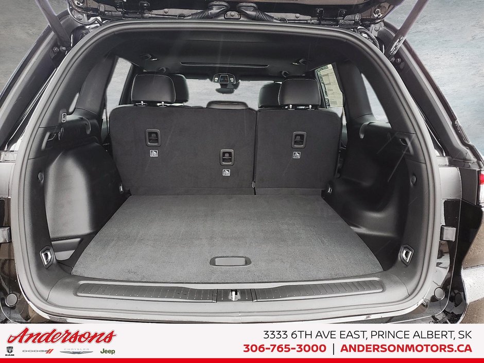 2025 Jeep Grand Cherokee LAREDO ALTITUDE Altitude Package / Trailer Tow / Power Sunroof