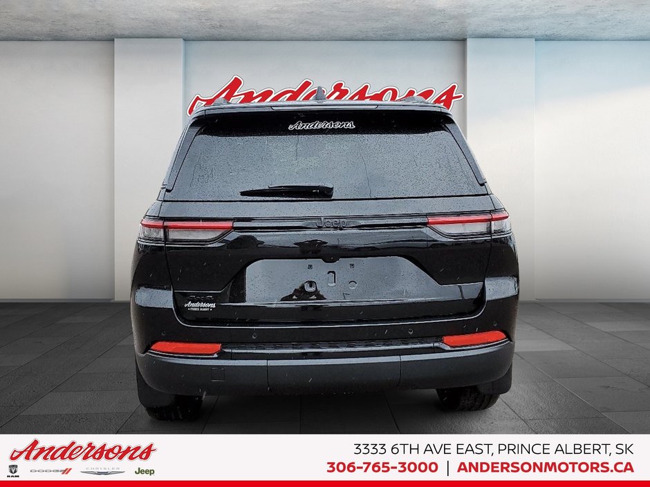 2025 Jeep Grand Cherokee LAREDO ALTITUDE Altitude Package / Trailer Tow / Power Sunroof