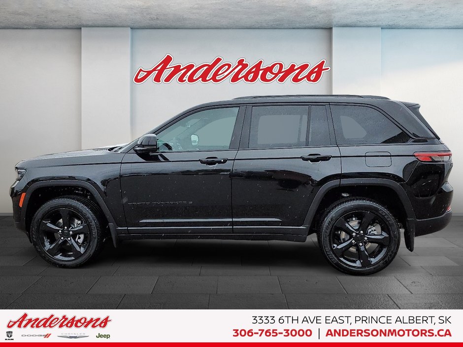 2025 Jeep Grand Cherokee LAREDO ALTITUDE Altitude Package / Trailer Tow / Power Sunroof