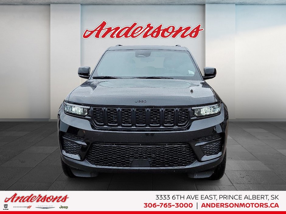 2025 Jeep Grand Cherokee LAREDO ALTITUDE Altitude Package / Trailer Tow / Power Sunroof