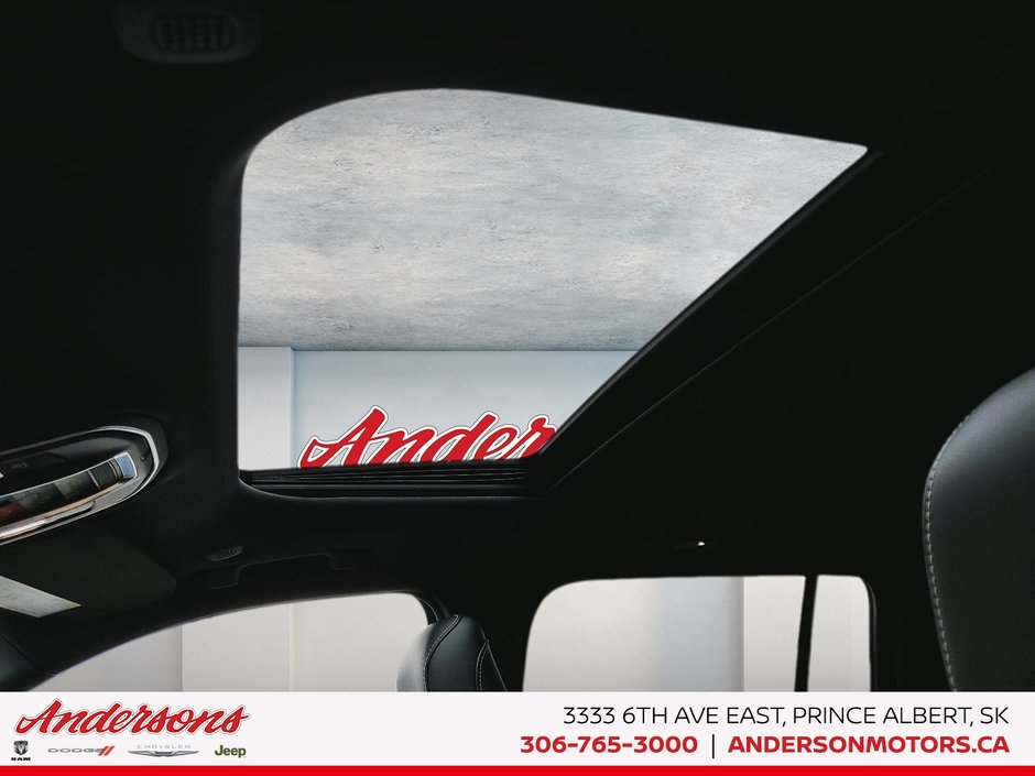 2025 Jeep Grand Cherokee LAREDO ALTITUDE Altitude Package / Trailer Tow / Power Sunroof