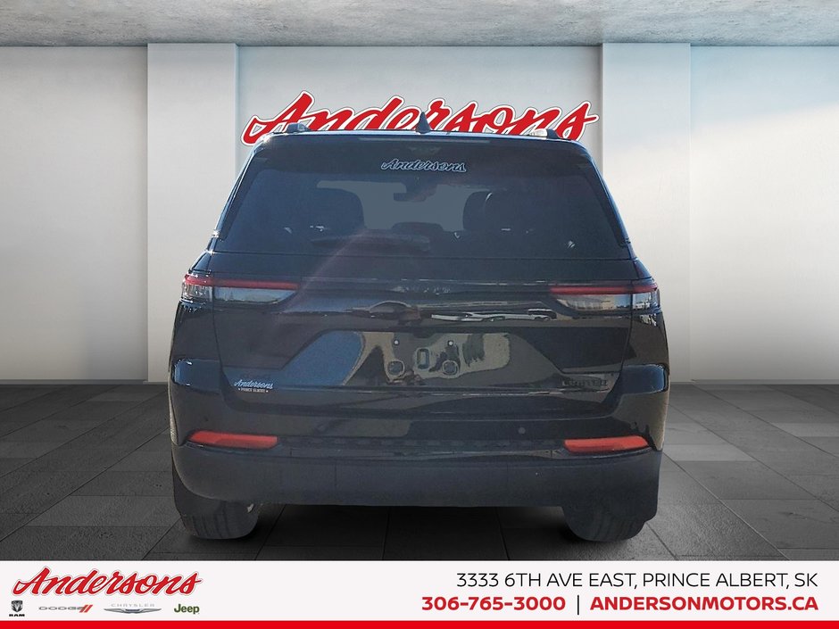 2025 Jeep Grand Cherokee LIMITED Luxury Tech Group / Black Appearance / Panoramic Sunroof