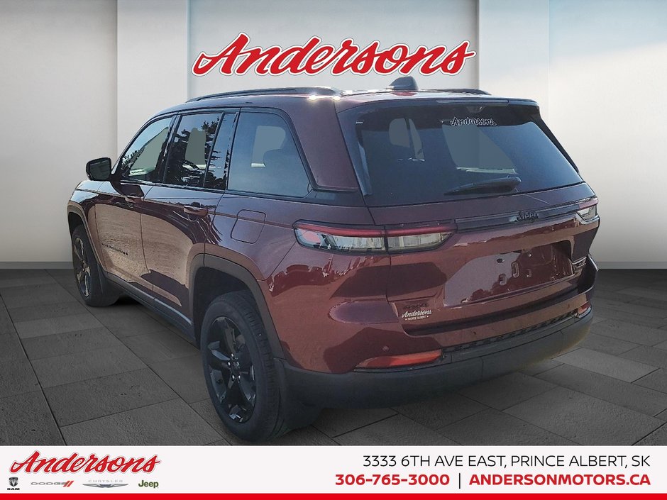 2025 Jeep Grand Cherokee LIMITED Luxury Tech Group / Black Appearance / Panoramic Sunroof