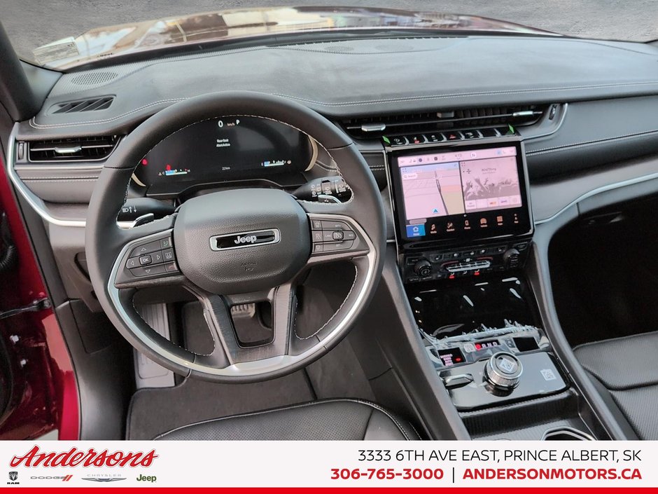 2025 Jeep Grand Cherokee LIMITED Luxury Tech Group / Black Appearance Pkg / Panoramic Sunroof