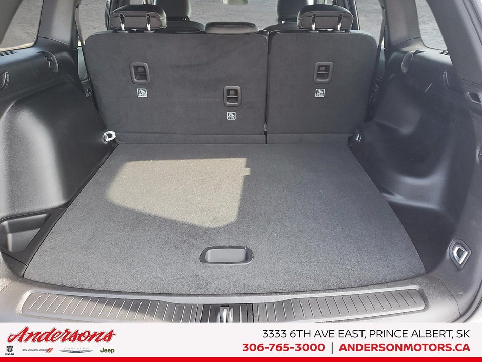 2025 Jeep Grand Cherokee LAREDO ALTITUDE Altitude Package / Trailer Tow / Heated Seats & Steering