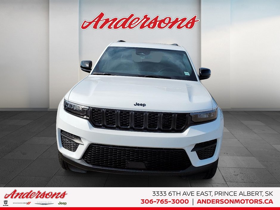 2025 Jeep Grand Cherokee LAREDO ALTITUDE Altitude Package / Trailer Tow / Heated Seats & Steering