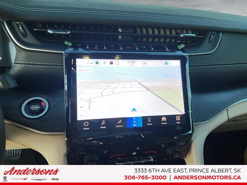 2025 Jeep Grand Cherokee LIMITED Black Appearance / Panoramic Sunroof / Heated Seats