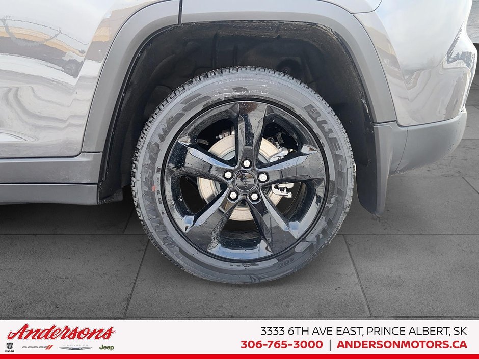 2025 Jeep Grand Cherokee LAREDO ALTITUDE Altitude Package / Trailer Tow / Wireless Charging