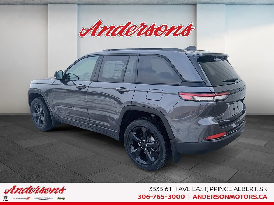 2025 Jeep Grand Cherokee LAREDO ALTITUDE Altitude Package / Trailer Tow / Wireless Charging