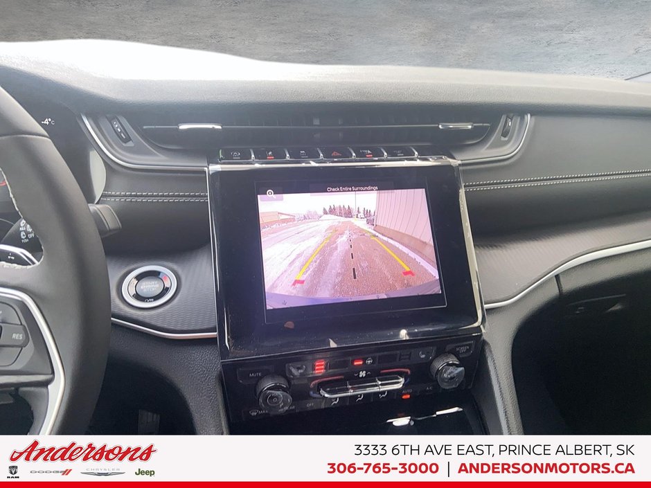 2025 Jeep Grand Cherokee LAREDO ALTITUDE Altitude Package / Trailer Tow / Wireless Charging