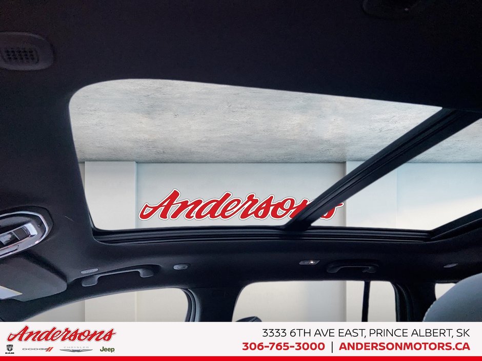 2025 Jeep Grand Cherokee LIMITED Black Appearance / Panoramic Sunroof / Trailer Tow