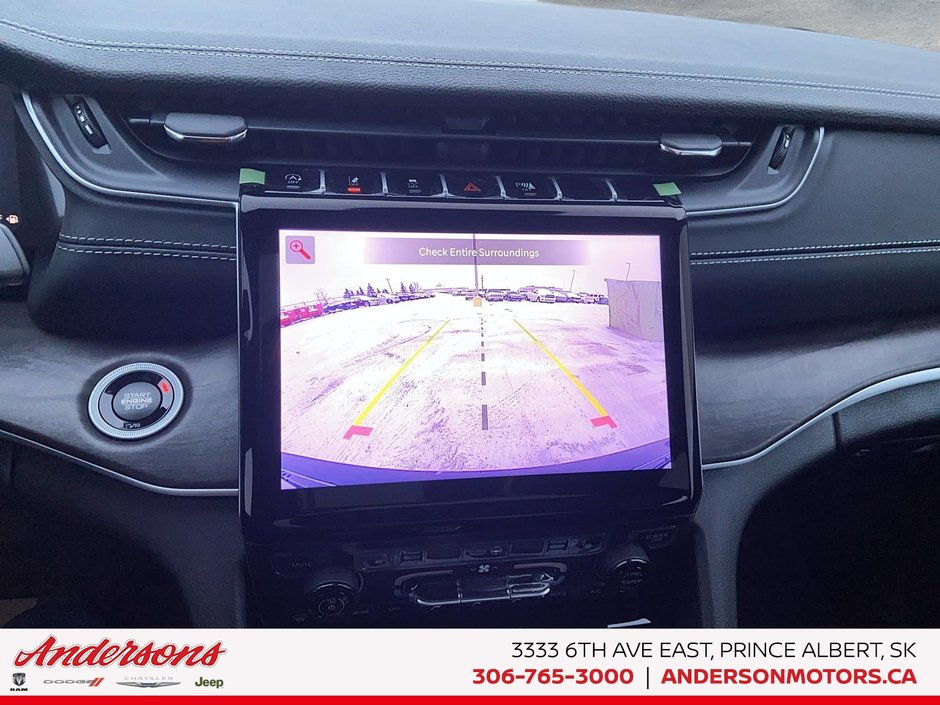 2025 Jeep Grand Cherokee LIMITED Black Appearance / Panoramic Sunroof / Trailer Tow