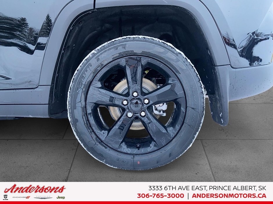 2025 Jeep Grand Cherokee LIMITED Black Appearance / Panoramic Sunroof / Trailer Tow