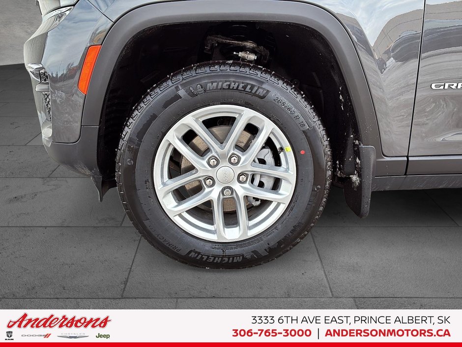2026 Jeep Grand Cherokee LAREDO X Power Sunroof / Trailer Tow Package