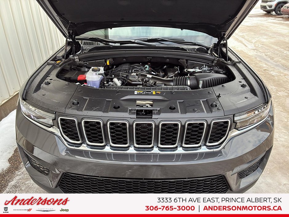 2026 Jeep Grand Cherokee LAREDO X Power Sunroof / Trailer Tow Package