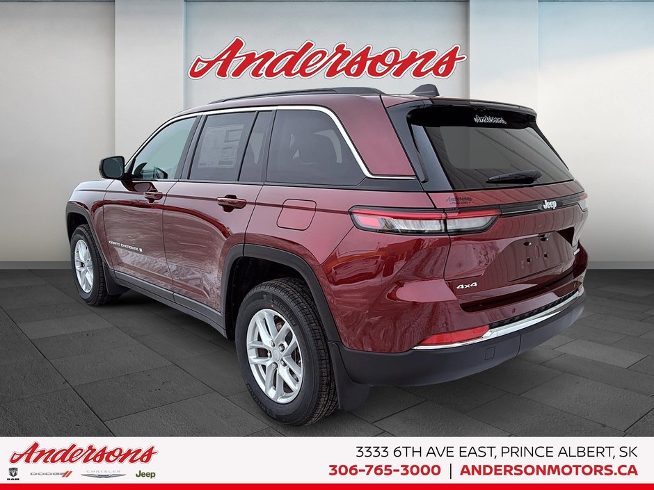 2026 Jeep Grand Cherokee LAREDO X Power Sunroof / Trailer Tow Package