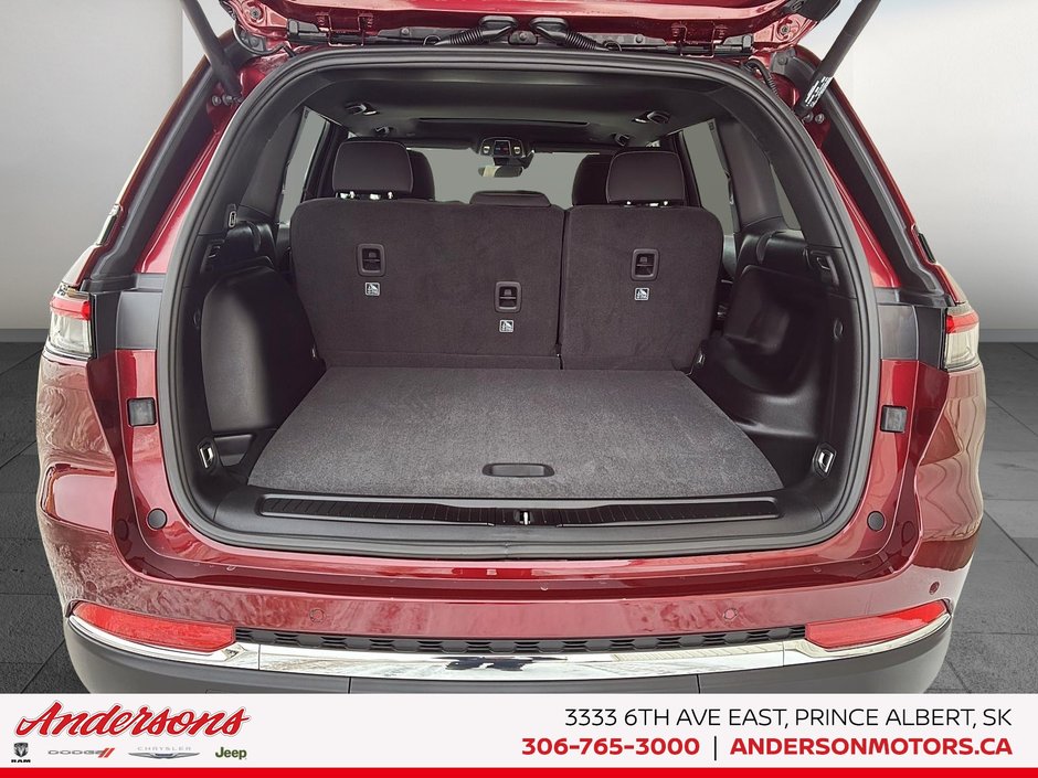 2026 Jeep Grand Cherokee LAREDO X Power Sunroof / Trailer Tow Package