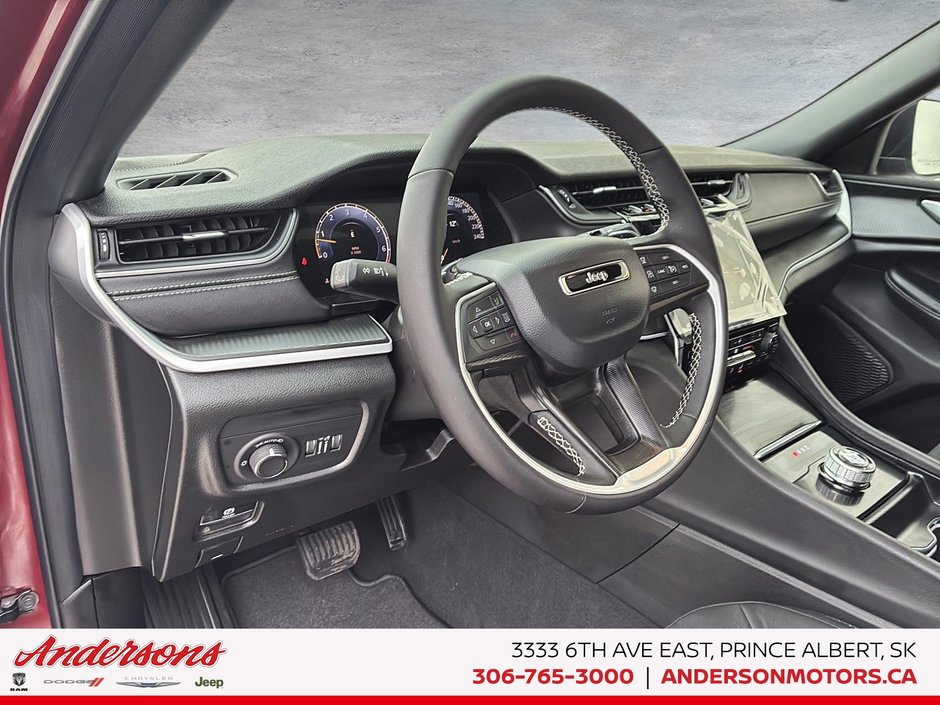 2026 Jeep Grand Cherokee LAREDO X Power Sunroof / Trailer Tow Package