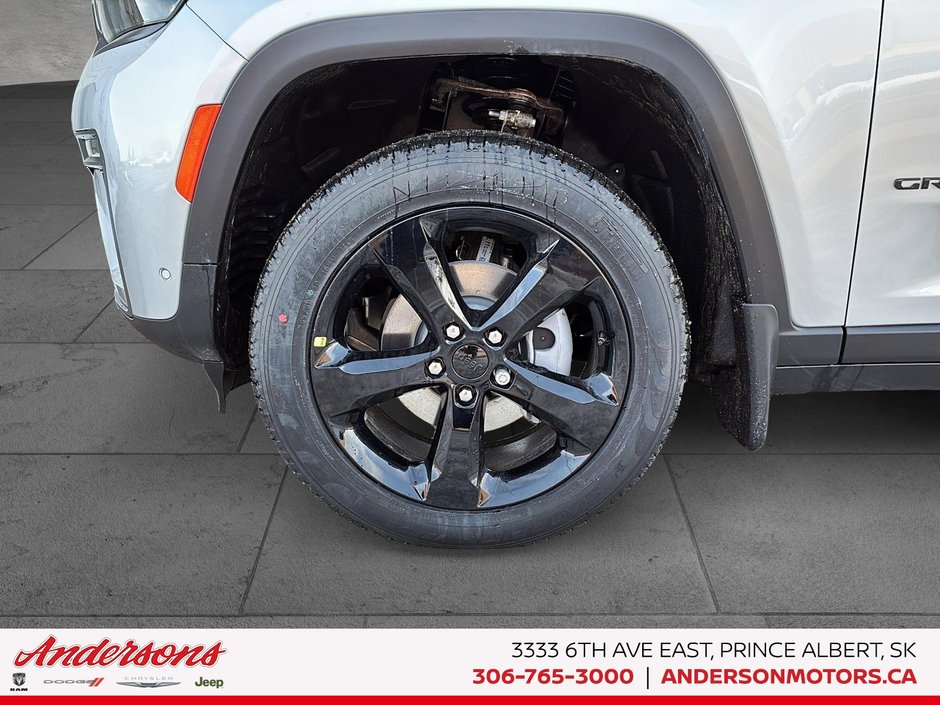 2026 Jeep Grand Cherokee LIMITED 2.0L Turbo / Panoramic Sunroof / 20-inch Gloss Black Wheels