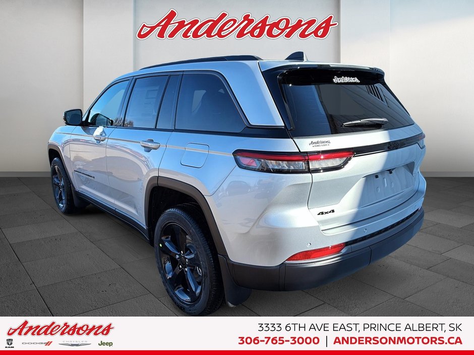 2026 Jeep Grand Cherokee ALTITUDE 2.0L Turbo / 20-inch Gloss Black Wheels / Trailer Tow Package