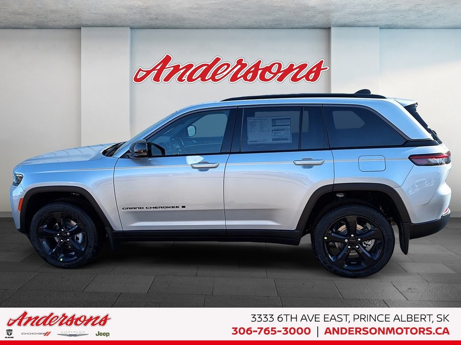 2026 Jeep Grand Cherokee ALTITUDE 2.0L Turbo / 20-inch Gloss Black Wheels / Trailer Tow Package