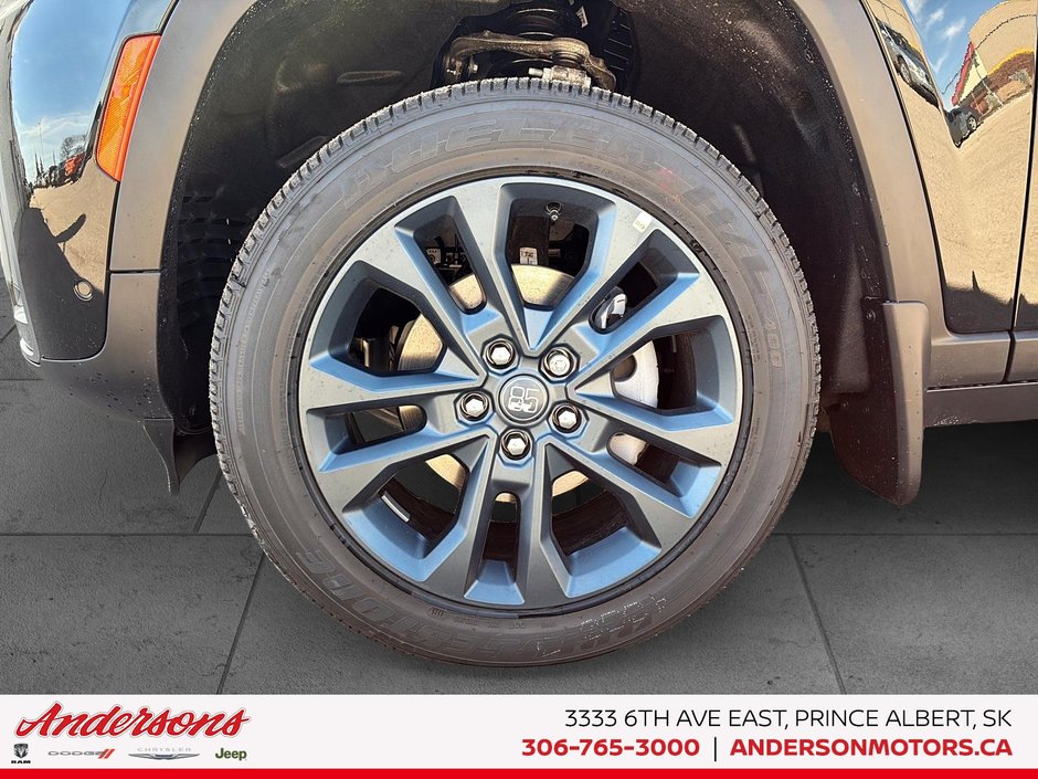 2026 Jeep Grand Cherokee 85TH ANNIVERSARY 2.0L Turbo / CommandView Roof / Tow Package