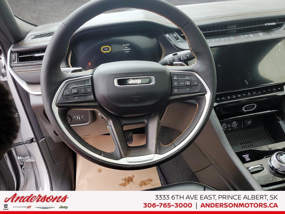 2026 Jeep Grand Cherokee 85TH ANNIVERSARY 2.0L Turbo / Panoramic Sunroof / Tow Ready