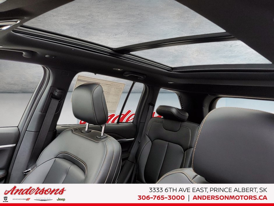 2026 Jeep Grand Cherokee 85TH ANNIVERSARY 2.0L Turbo / Panoramic Sunroof / Tow Ready