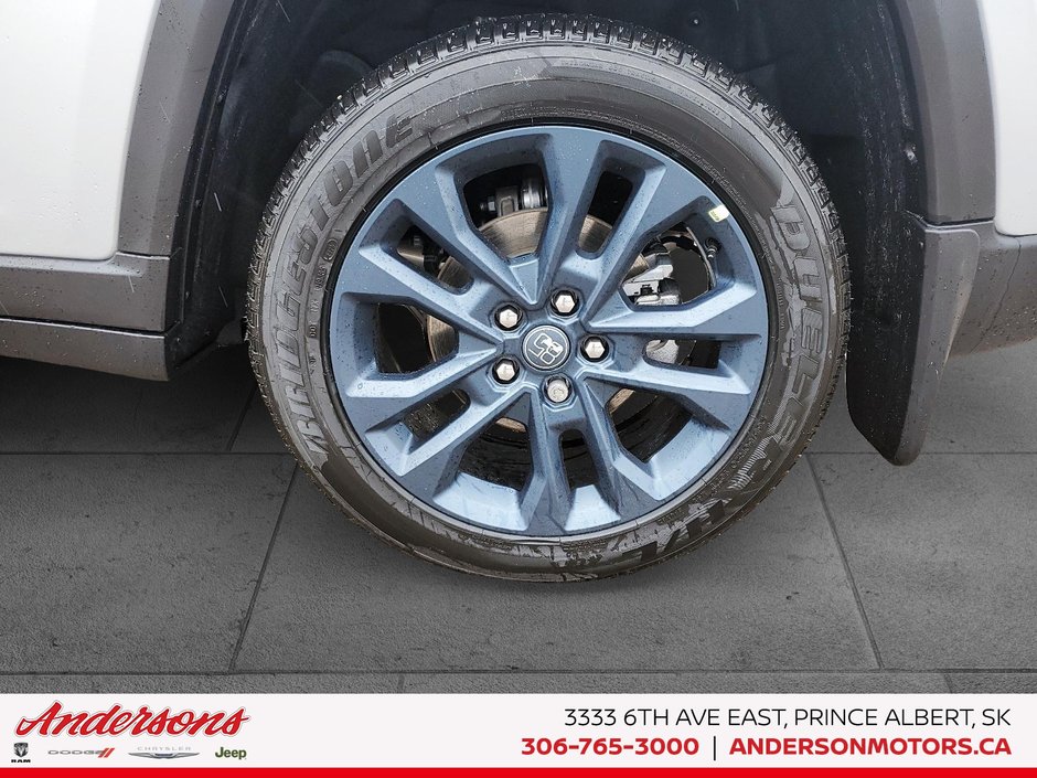 2026 Jeep Grand Cherokee 85TH ANNIVERSARY 2.0L Turbo / Panoramic Sunroof / Tow Ready