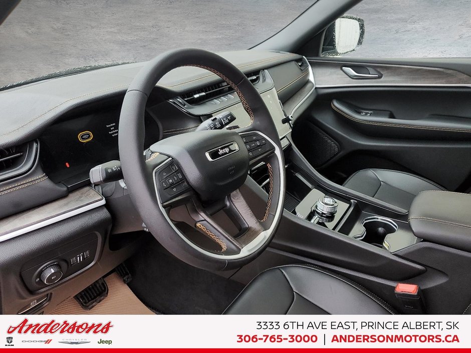 2026 Jeep Grand Cherokee 85TH ANNIVERSARY 2.0L Turbo / Panoramic Sunroof / Tow Ready