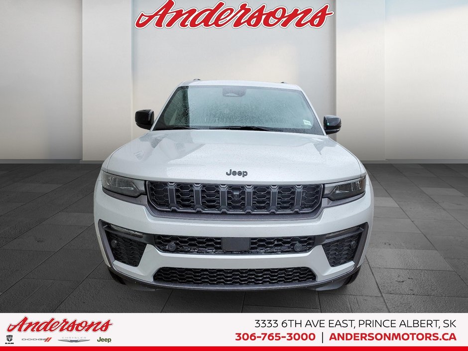 2026 Jeep Grand Cherokee 85TH ANNIVERSARY 2.0L Turbo / Panoramic Sunroof / Tow Ready