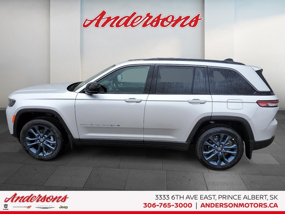 2026 Jeep Grand Cherokee 85TH ANNIVERSARY 2.0L Turbo / Panoramic Sunroof / Tow Ready