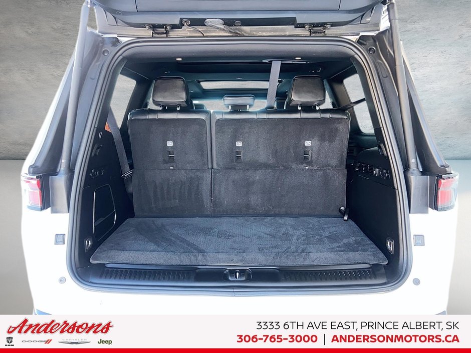 2024 Jeep Wagoneer Series II Carbide 3.0L Hurricane Twin Turbo / Ventilated Front Seats / Three-Panel Sunroof