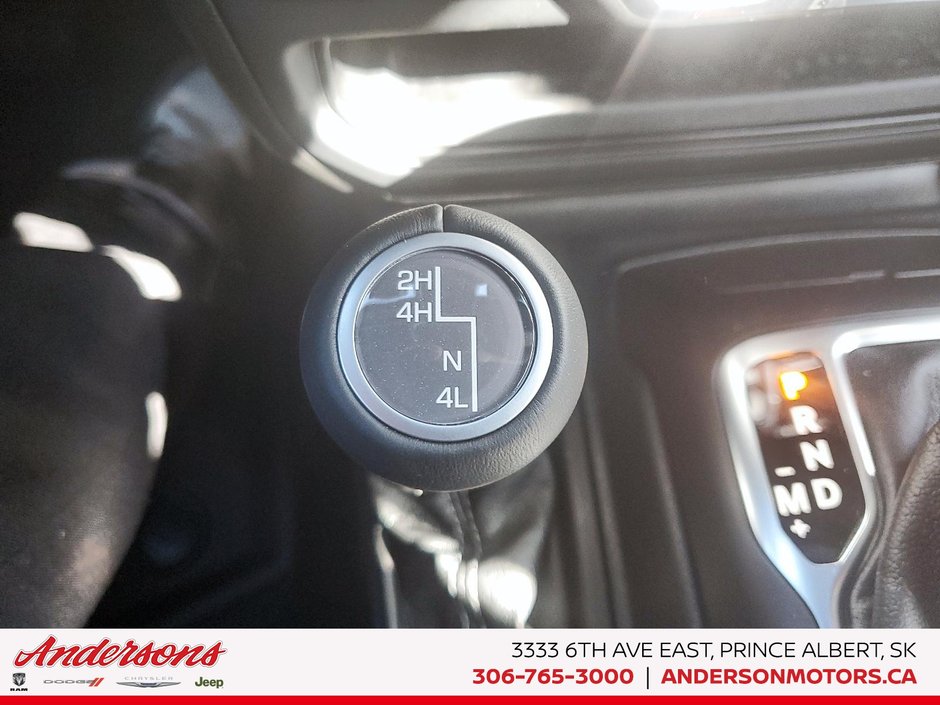 2025 Jeep WRANGLER 4-Door SAHARA Advanced Cruise Control / Power Leather Seats / All-Terrain Tires