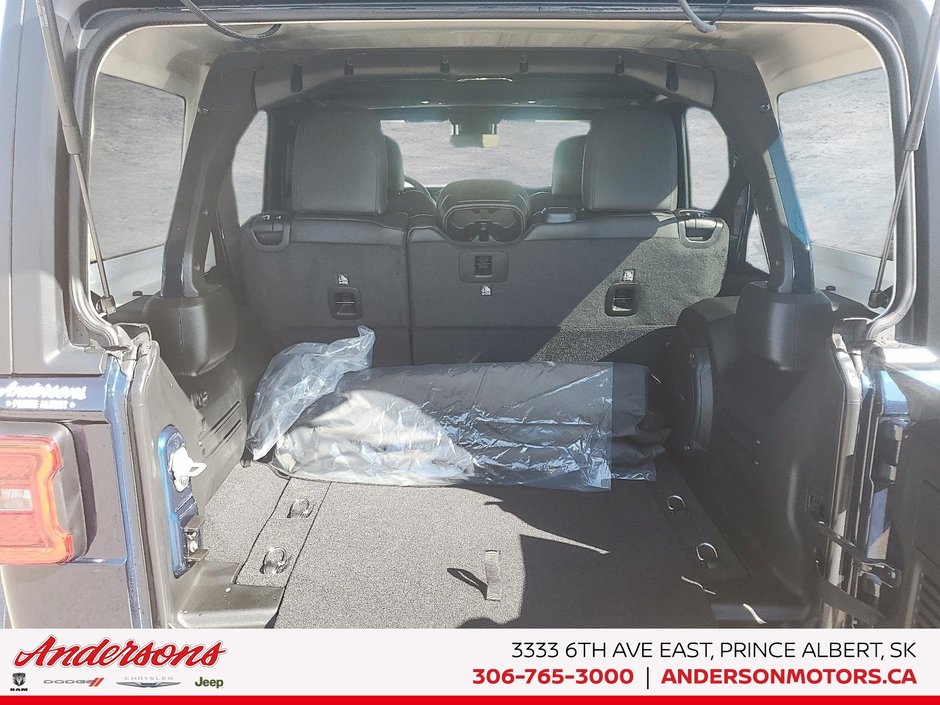 2025 Jeep WRANGLER 4-Door SAHARA Advanced Cruise Control / Power Leather Seats / All-Terrain Tires