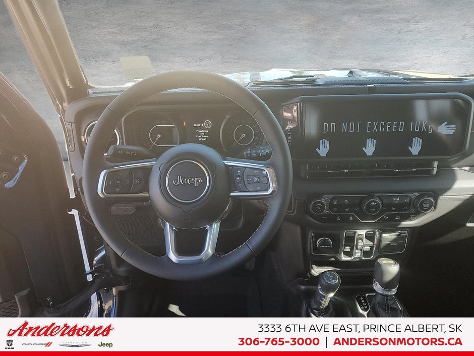 2025 Jeep WRANGLER 4-Door SAHARA Advanced Cruise Control / Power Leather Seats / All-Terrain Tires